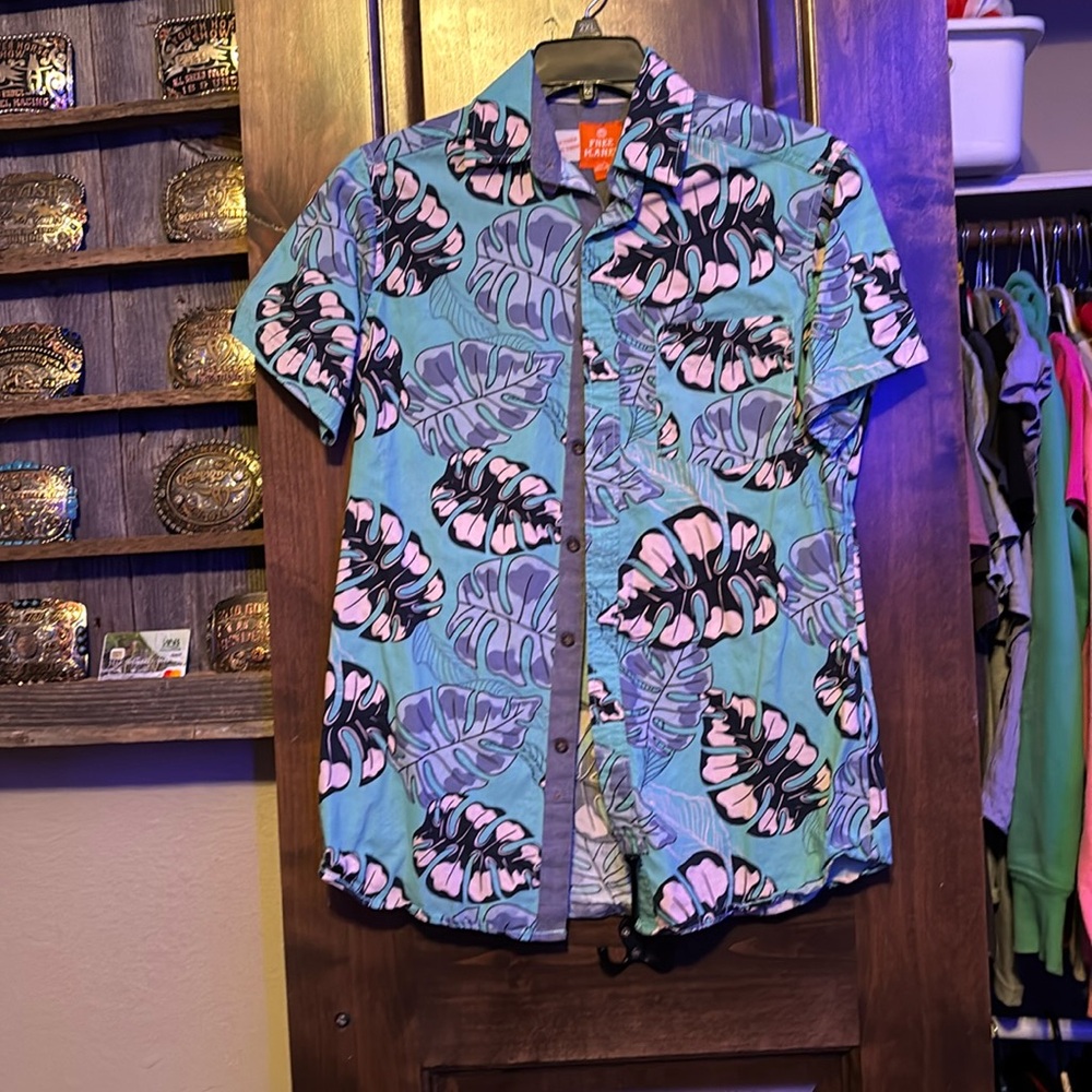 Free planet shirt